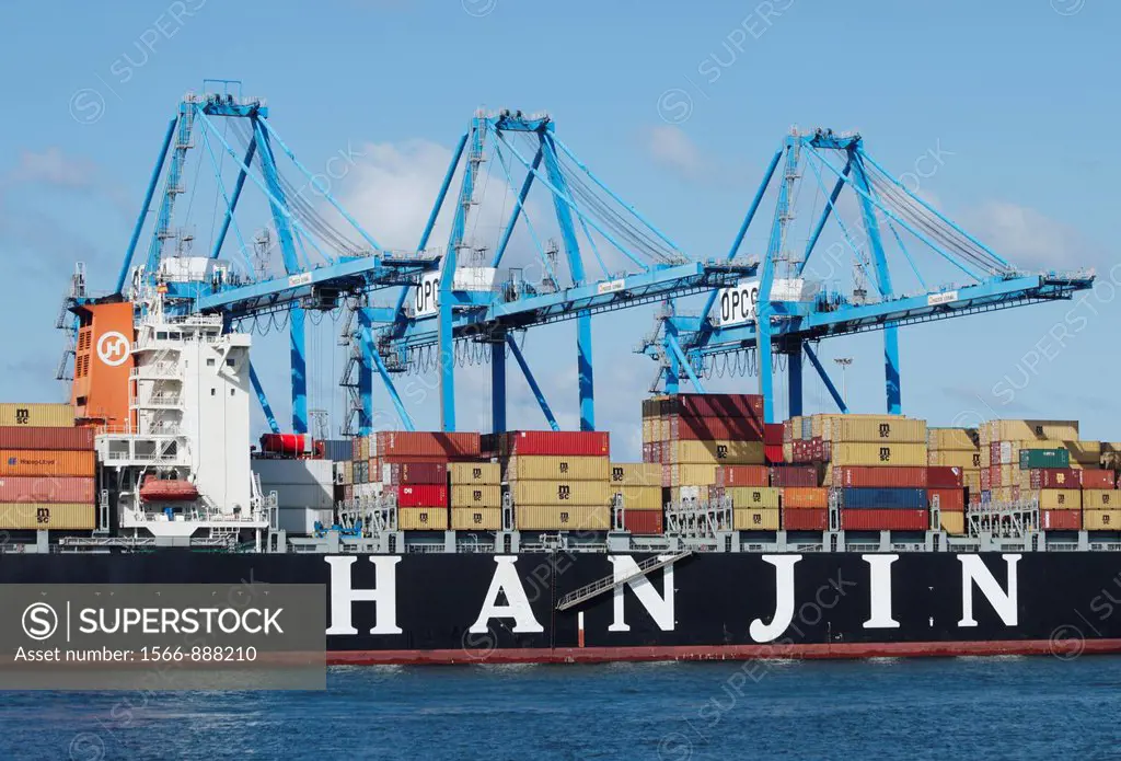 Container ship unloading in Puerto de La Luz, Las Palmas, Gran Canaria, Canary Islands, Spain