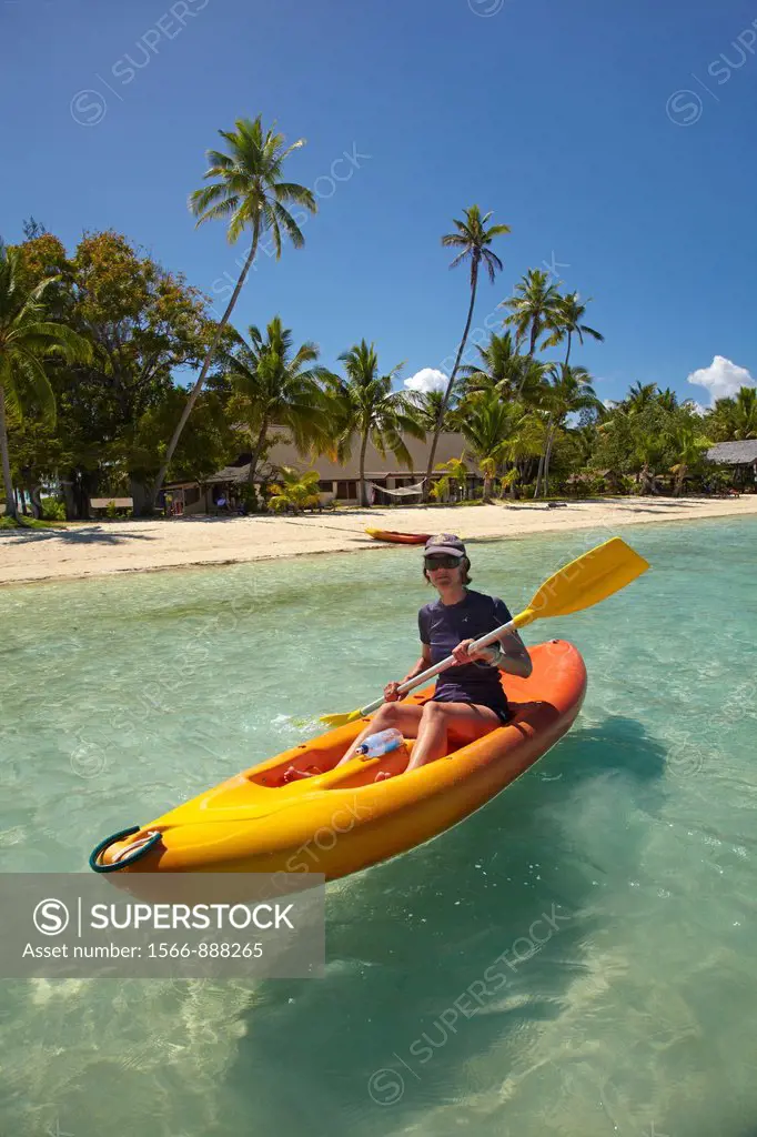 Kayaker, Plantation Island Resort, Malolo Lailai Island, Mamanuca Islands, Fiji, South Pacific