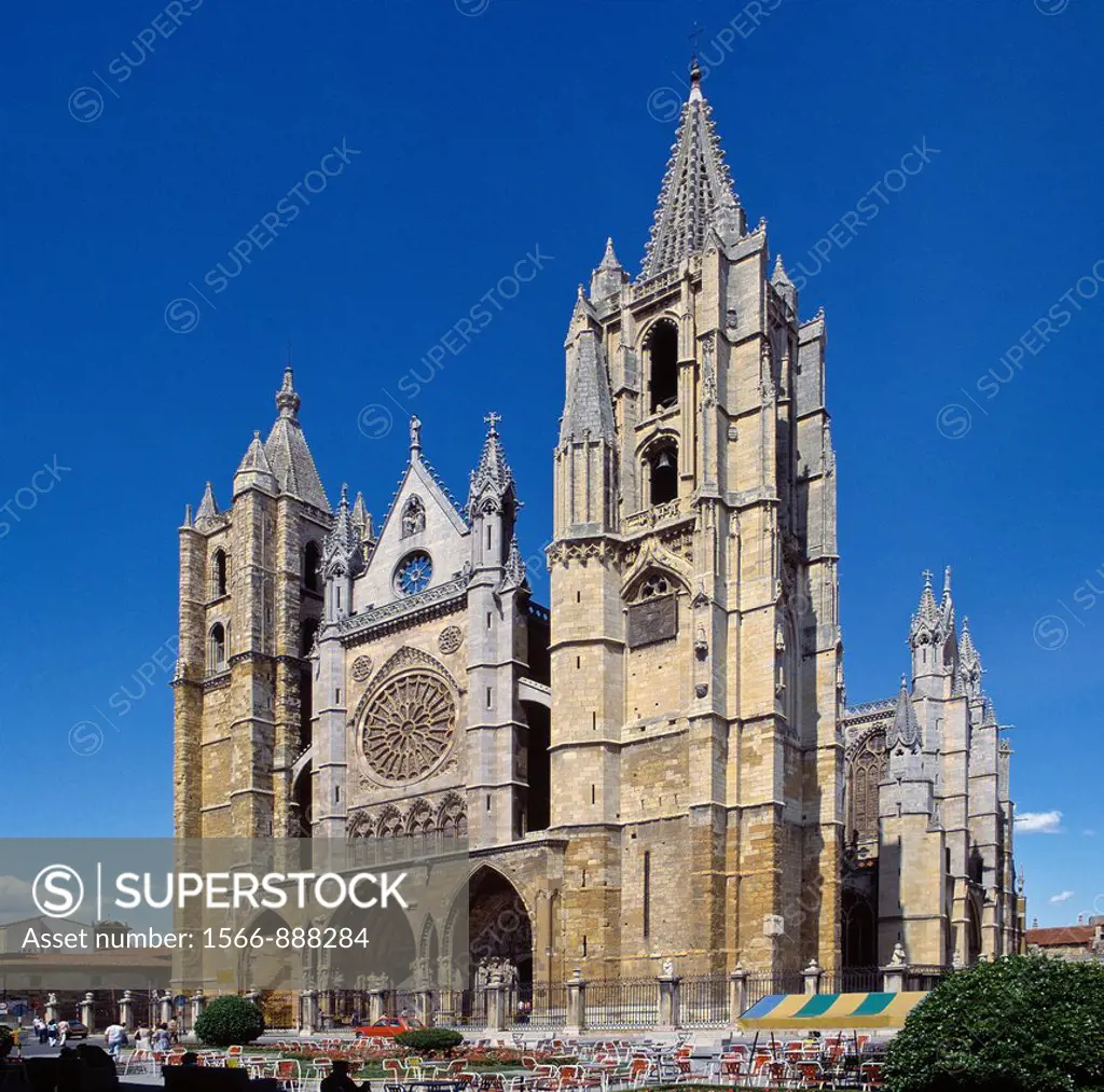 Santa María de León Cathedral, also called The House of Light or the Pulchra Leonina is situated in the city of León in north-western Spain  It was bu...