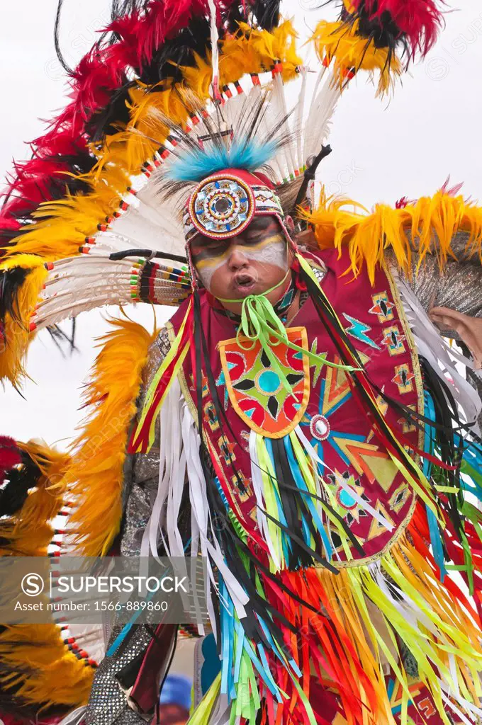 Men´s fancy dance, Pow-wow for 133rd anniversary of signing of Treaty 7, Blackfoot Treaty between the Crown and Blackfoot Confederacy, Blackfoot Cross...