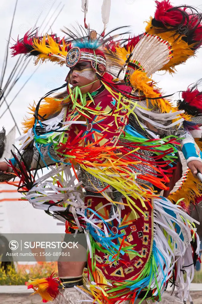 Men´s fancy dance, Pow-wow for 133rd anniversary of signing of Treaty 7, Blackfoot Treaty between the Crown and Blackfoot Confederacy, Blackfoot Cross...