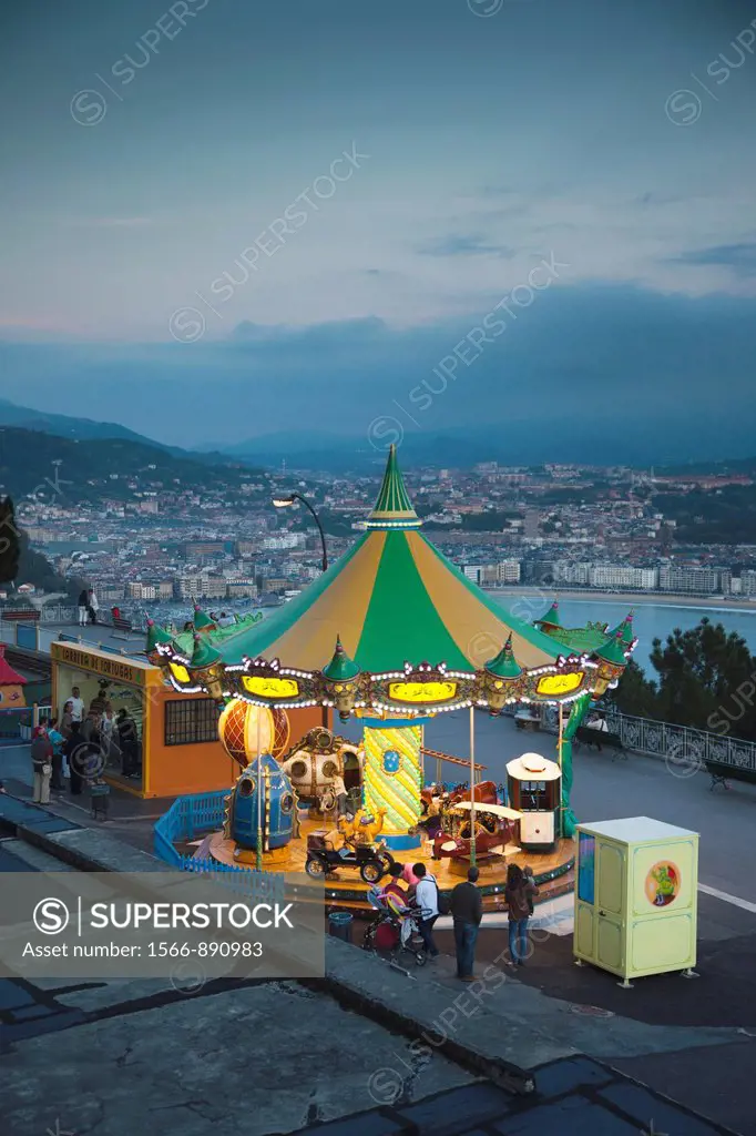 Spain, Basque Country Region, Guipuzcoa Province, San Sebastian, Monte Igueldo amusement park, dusk