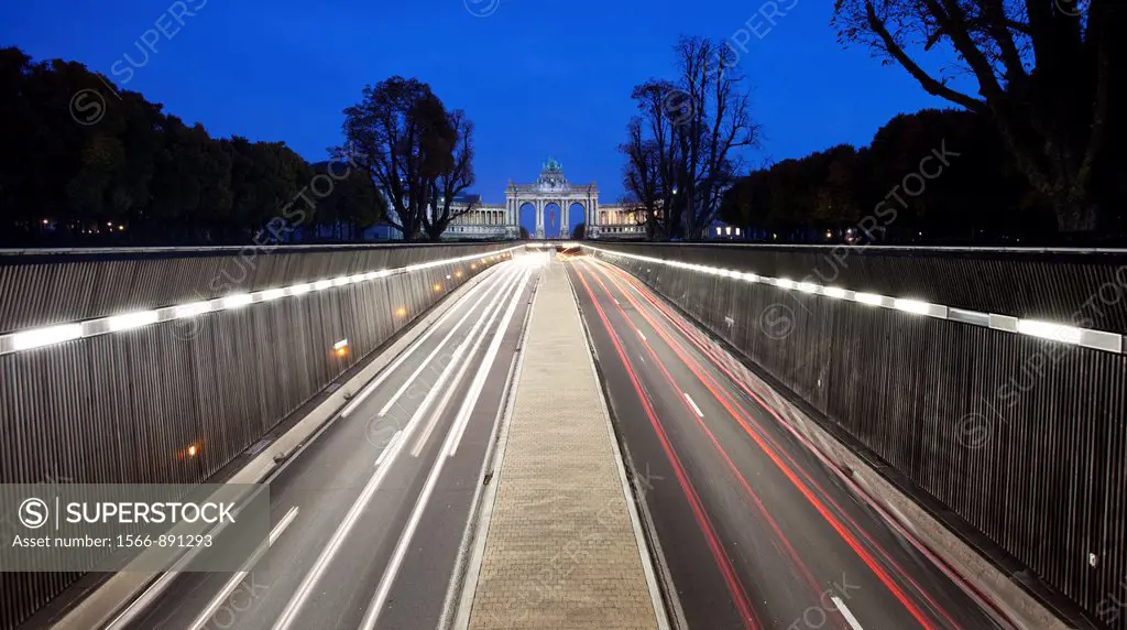 Highway in the middle of Parc du Cinquantenaire in English, Jubelpark, in Brussels, Belgium