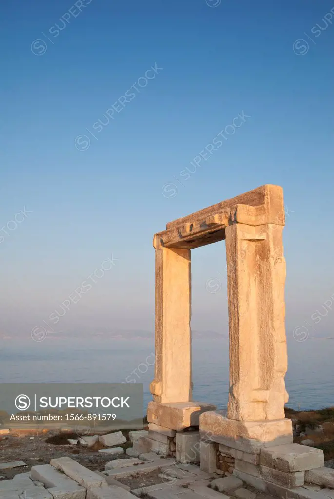 Ariadne´s Arch part of the unfinished Temple of Apollo on the islet of Palatia, Naxos Town, Naxos Island, Cyclades, Greece