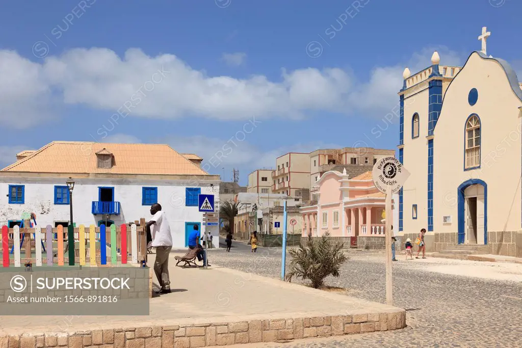 Largo Santa Isobel, Sal Rei, Boa Vista, Cape Verde Islands, Africa  Scene in the main square with cobbled street and catholic Church of St Isobel