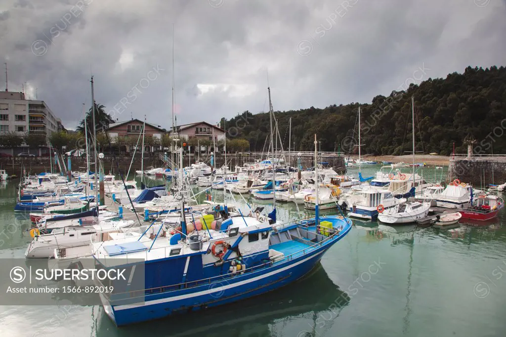 Spain, Basque Country Region, Vizcaya Province, Gorliz, boat marina