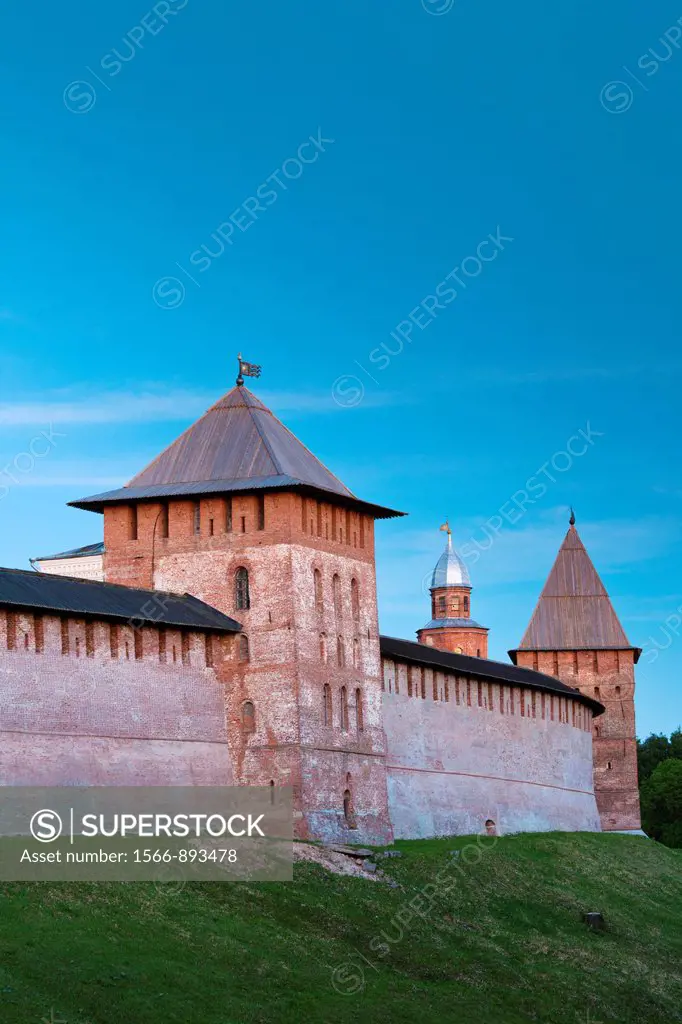 Russia, Novgorod Oblast, Veliky Novgorod, outer walls of the Novgorod Kremlin, dusk