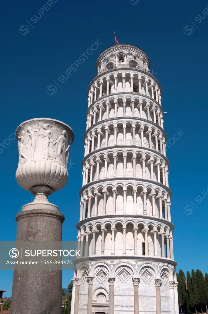 Italy, Tuscany, Pisa, Leaning Tower and Statue