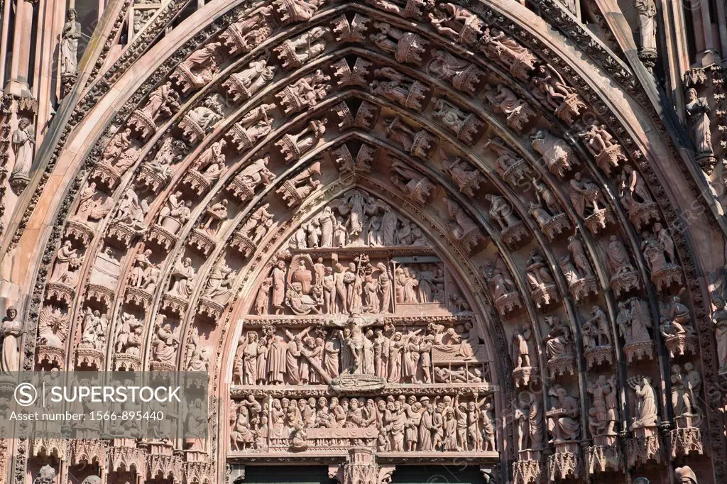 Detail of the entrance to the Strasbourg cathedral (Cathédrale Notre-Dame), Strasbourg, Alsace, France, Europe