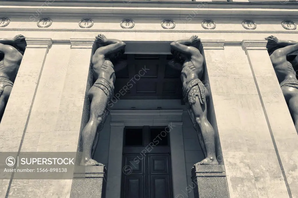 Russia, Saint Petersburg, Center, Winter Palace and Hermitage Museum, Large Hermitage building, entrance sculpture