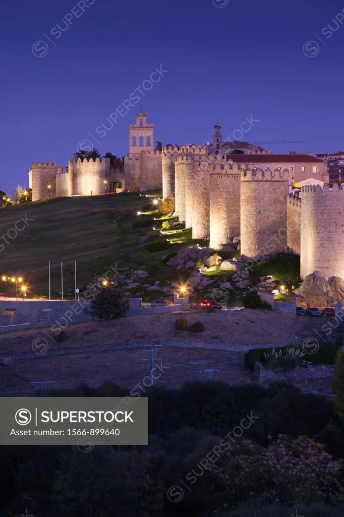 Spain, Castilla y Leon Region, Avila Province, Avila, Las Murallas, town walls from Los Cuarto Postes, dusk