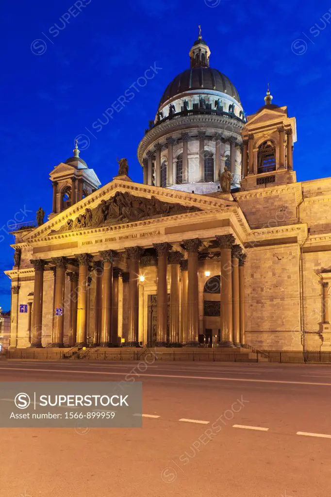 Russia, Saint Petersburg, Center, Saint Isaac Cathedral, evening
