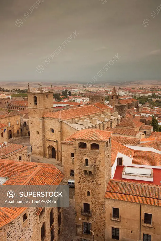 Spain, Extremadura Region, Caceres Province, Caceres, Ciudad Monumental, Old Town, elevated town view from the Eglesia San Francisco Javier church