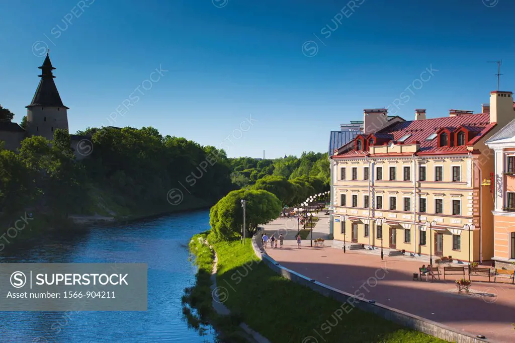 Russia, Pskovskaya Oblast, Pskov, riverfront cafes on the Pskova River