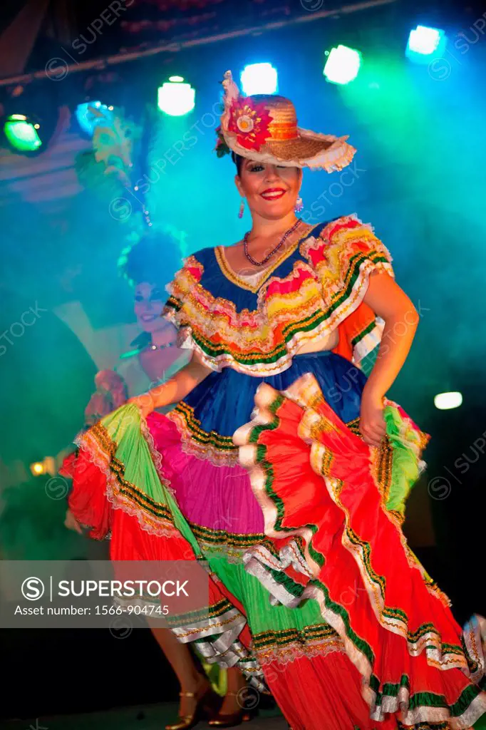 Dancing, Old Town, Plaza Machado, Mazatlan, Sinaloa, Mexico
