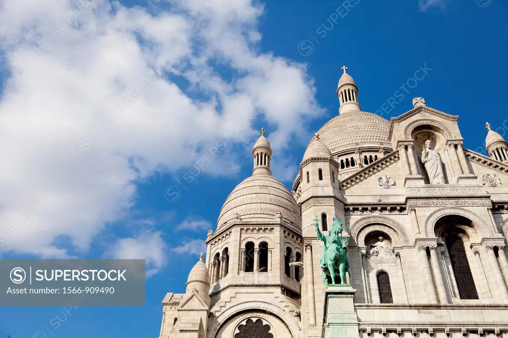 Basilica of the Sacred Heart, Sacré-Coeur Basilica, Montmartre district, Paris, France, Europe