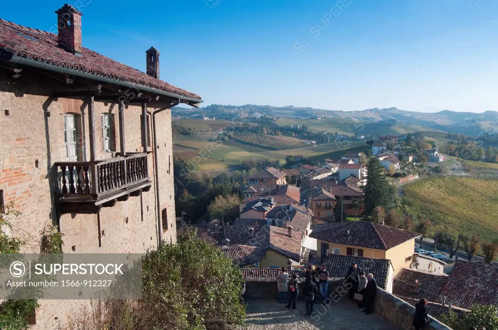 Italy, Piedmont, Langhe Region, Serralunga d´Alba, Landscape