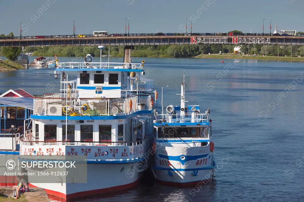 Russia, Novgorod Oblast, Veliky Novgorod, Volkhov River, tourboats at Kremlin Landing