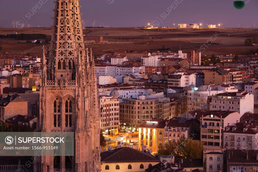 Spain, Castilla y Leon Region, Burgos Province, Burgos, Burgos Cathedral, elevated view, dusk