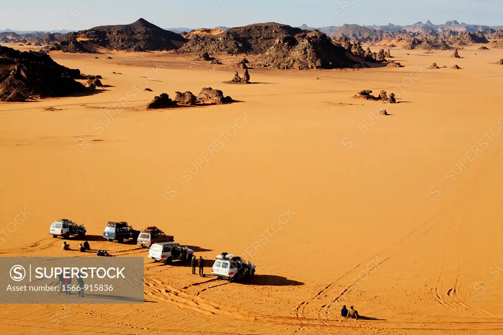 Four wheel drive safari in the Akakus Mountains, Libya