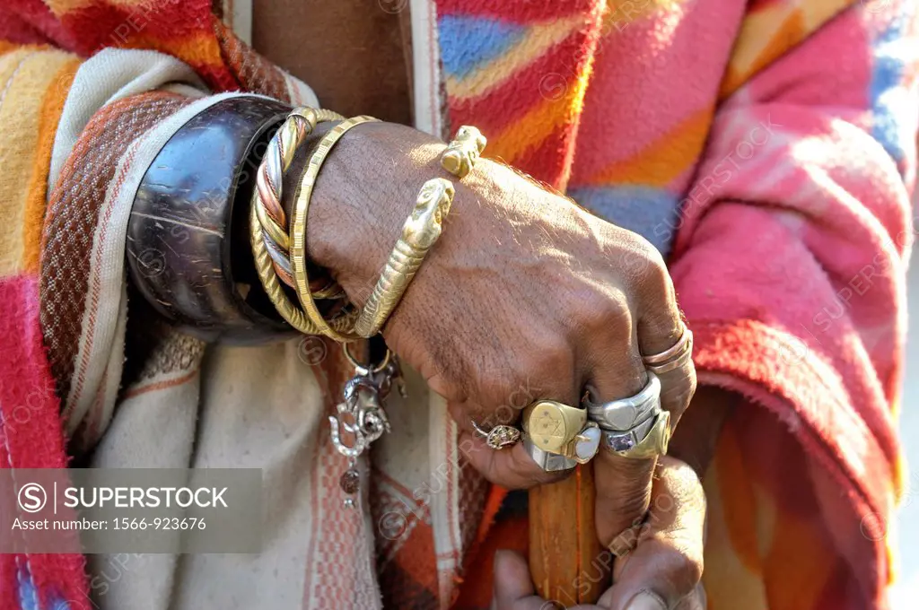 Asia,India,Maharashtra,hands of an indian man with jewellery