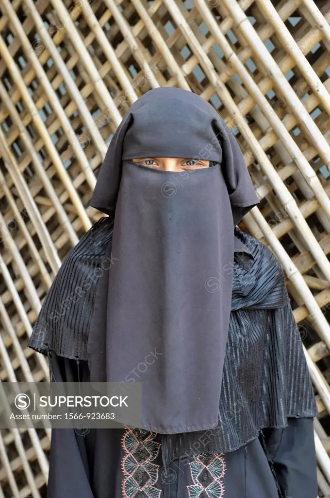 Asia,India,Andra Pradesh,Hyderabad,indian muslim woman with covered face