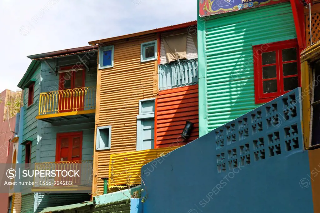 Argentina, Buenos Aires, old quarter of La Boca founded by italian immigrants, located near the harbour, much appreciated by tourists for its colorful...