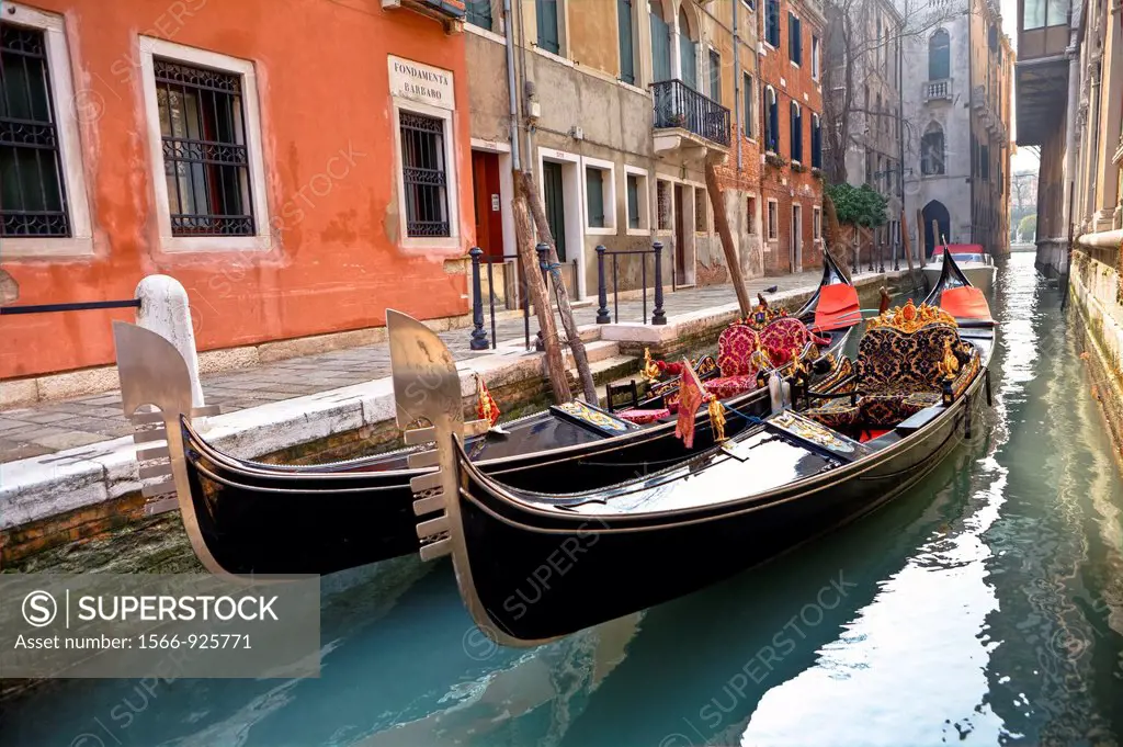 Sestriere San Marco, Fondamenta Barbaro, gondolas, Venice, Veneto, Italy