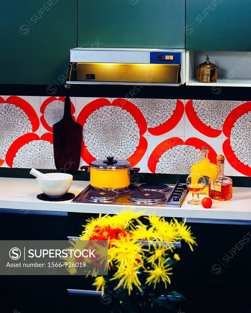 1970s Green and red kitchen hob