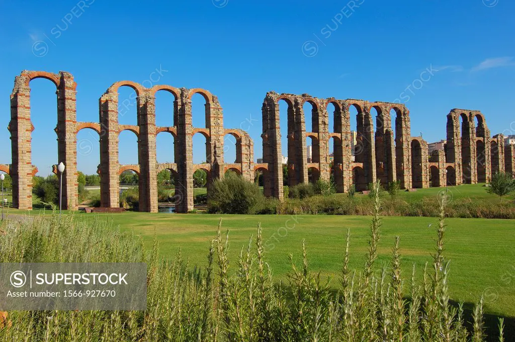 Los Milagros aqueduct, Emerita Augusta, Merida, UNESCO World Heritage site, Via de la Plata, Badajoz province, Extremadura, Spain