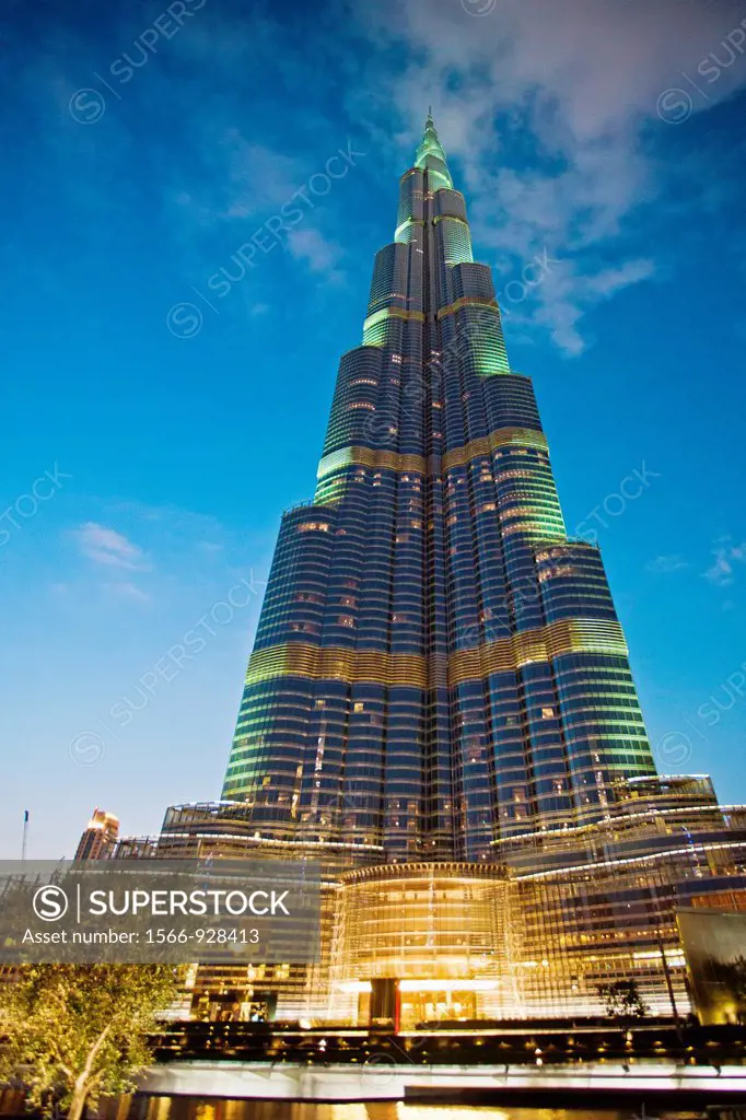 Burj Khalifa, formerly the Burj Dubai Dubai Tower, the tallest tower in the world at 818m, Dubai City, Dubai, United Arab Emirates, Middle East.