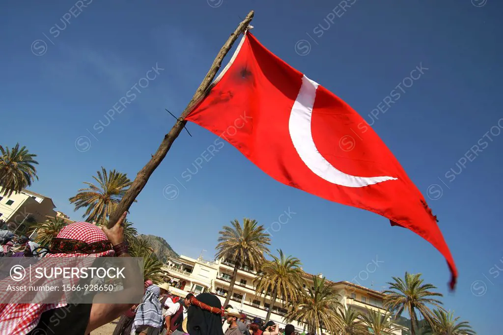Ottoman flag., Moors and Christians, Christian commemoration of the victory over the Turks in 1561. It Firó, Soller, Majorca, Balearic Islands, Spain