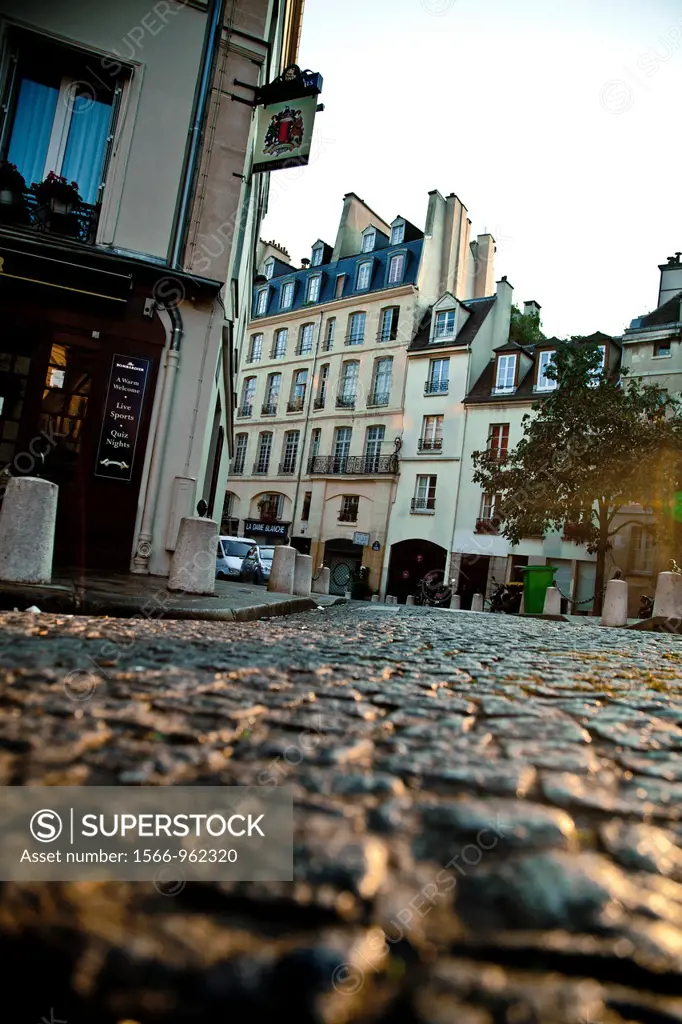 Montagne St  Genevieve, the street where the actor of ´Midnight in Paris´ Woody Allen each night go, Paris, France