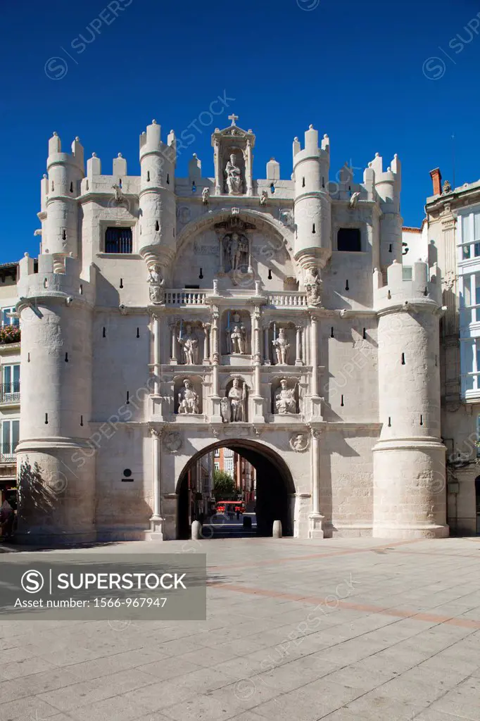 Spain, Castilla y Leon Region, Burgos Province, Burgos, Arco de Santa Maria gate