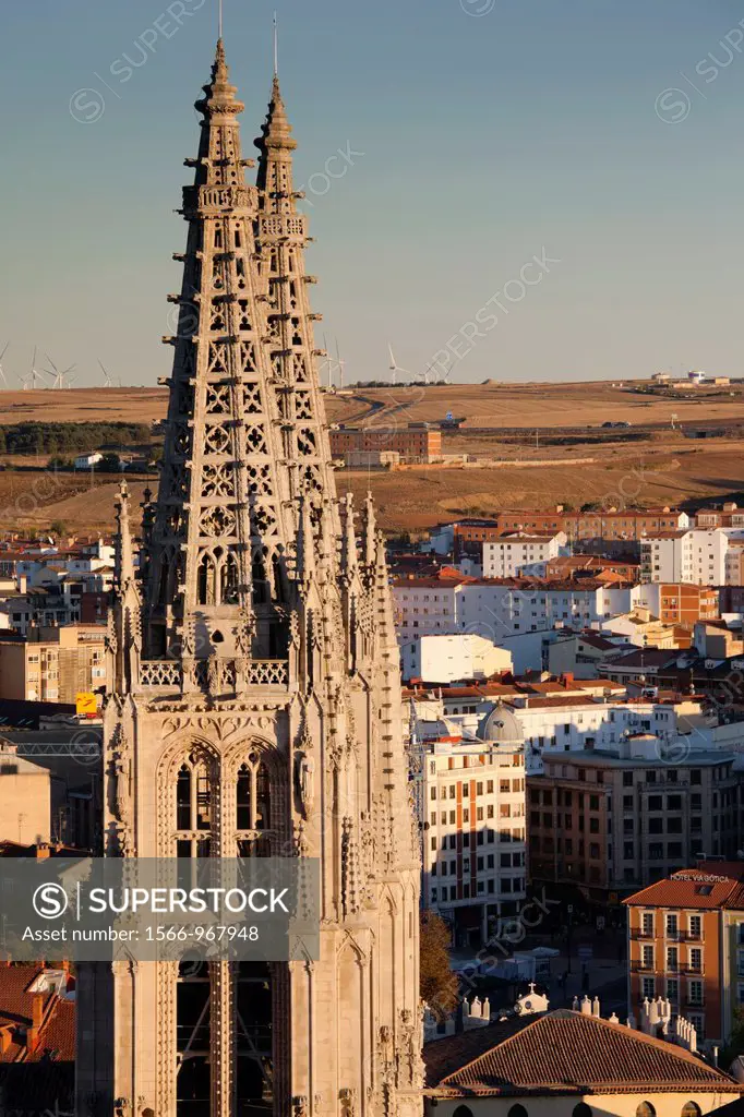 Spain, Castilla y Leon Region, Burgos Province, Burgos, Burgos Cathedral, elevated view, sunset