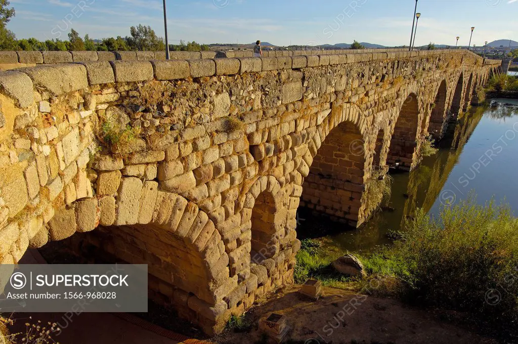 Roman Bridge, Guadiana river, Merida, Badajoz province, Extremadura, Ruta de la Plata, Spain