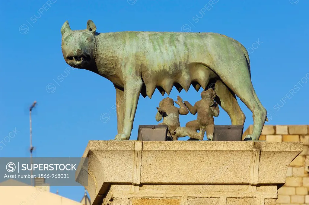Romulus and Remus monument, Merida, Badajoz province, Extremadura, Ruta de la Plata, Spain