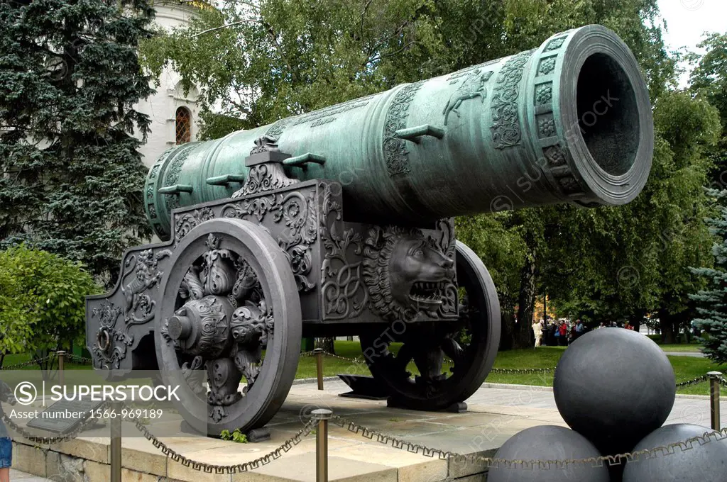 Russia, Moscow, Kremlin, The Tsar Cannon Tsar Pushka, 1586 The largest howitzer ever made 890mm bore