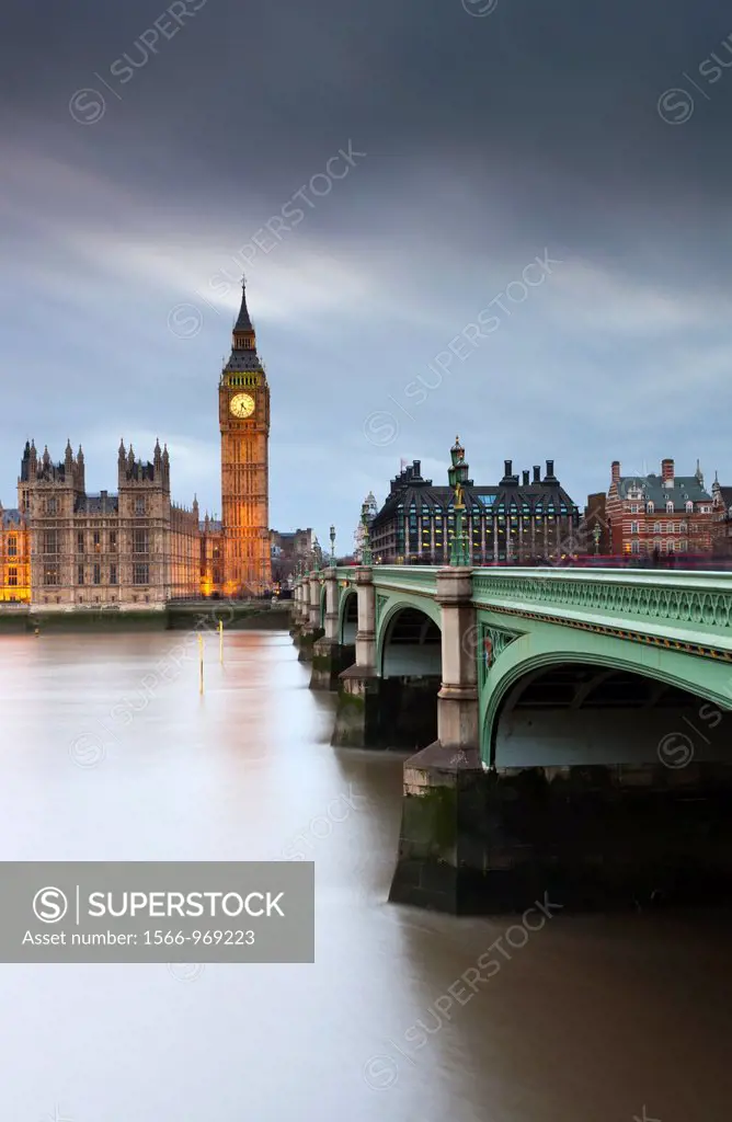 Westminster Bridge over the River Thames leading towards Big Ben and the Houses of Parliament, London, England, UK, Europe 