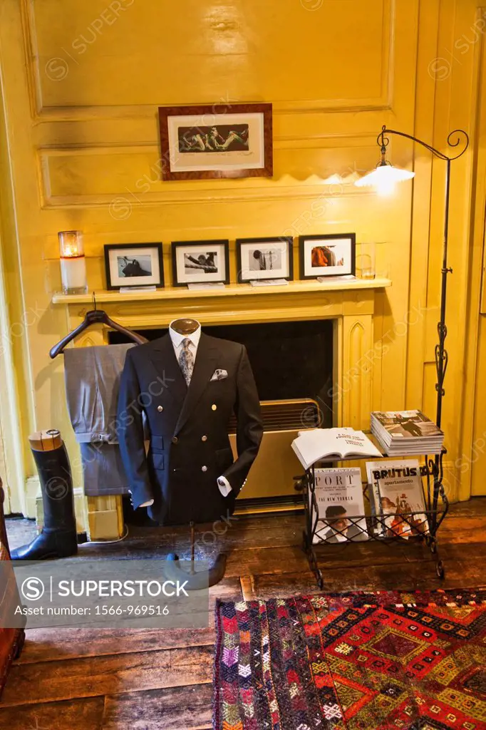Timothy Everest Limited is the quintessential British tailor who enjoys the highest critical acclaim for his eccentric style and modern attitude 32 El...