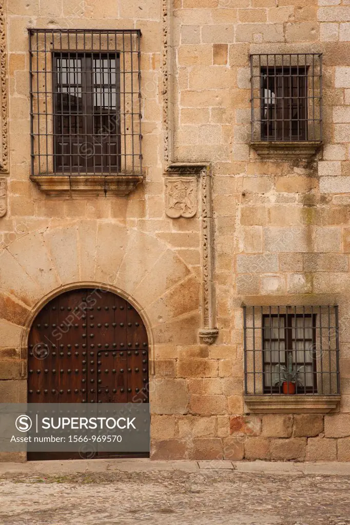 Spain, Extremadura Region, Caceres Province, Caceres, Ciudad Monumental, Old Town, doorway