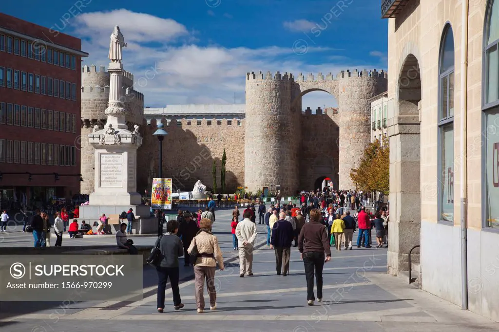 Spain, Castilla y Leon Region, Avila Province, Avila, Plaza de Santa Teresa and Puerta del Alcazar gate