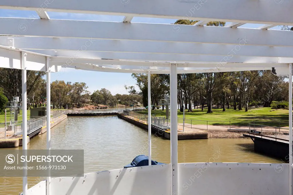 Murray River, Paddle Steamer on river Murray in front of a lock  The Murray River is near Mildura the border between Victoria and New South Wales and ...