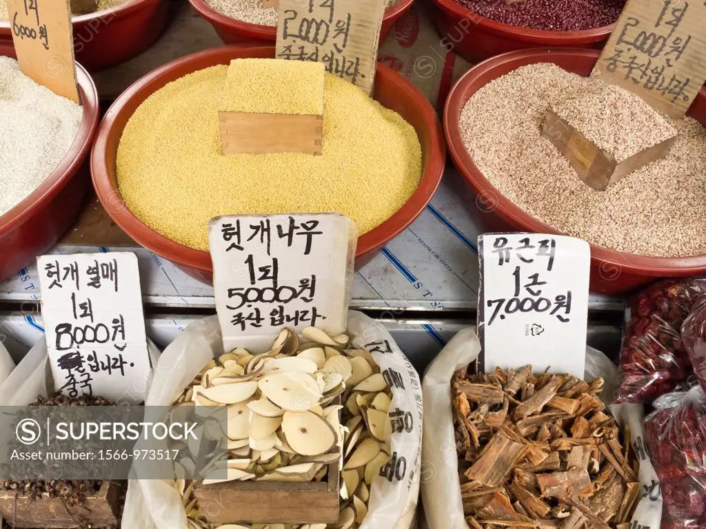 Grains, herbs, berries and bark for sale, Gyeongdong market, medicine market, Seoul, South Korea