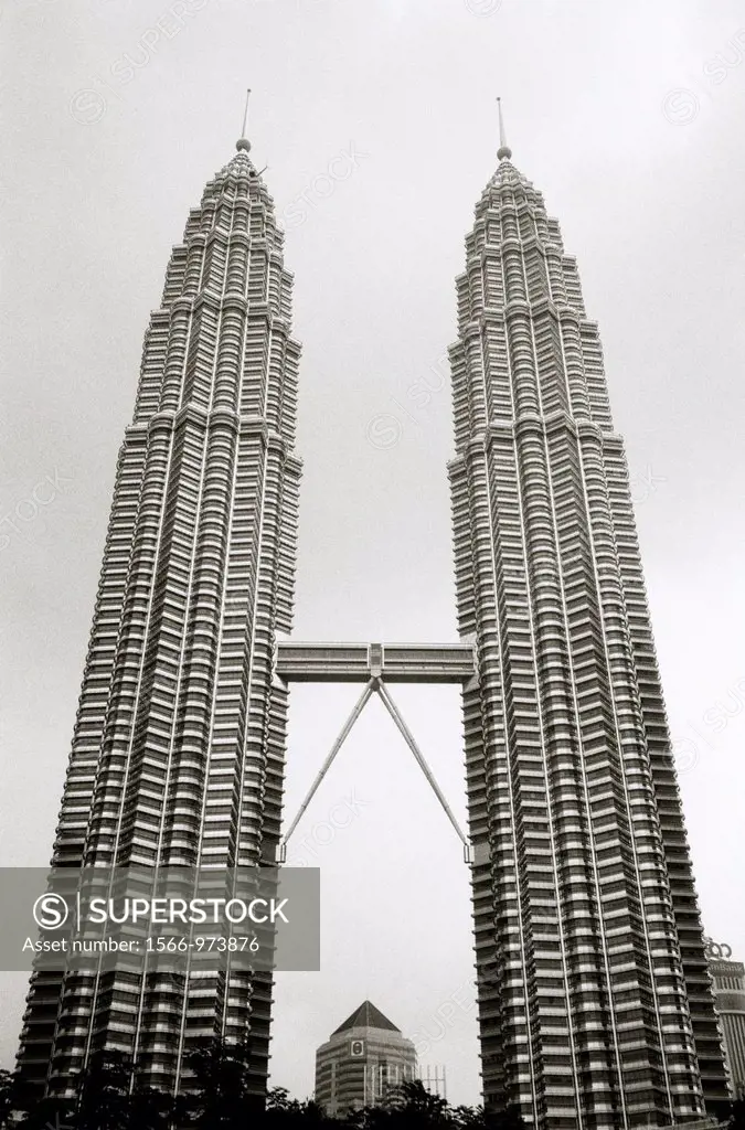 The Petronas Towers in Kuala Lumpur in Malaysia in Southeast Asia Far East. Designed by Argentinian architect Cesar Pelli Opened in 1998