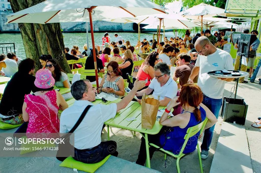 Paris, France, Public Events, People Sharing Meals in French Bistro Restaurant, on Seine River Quai at Paris Plage