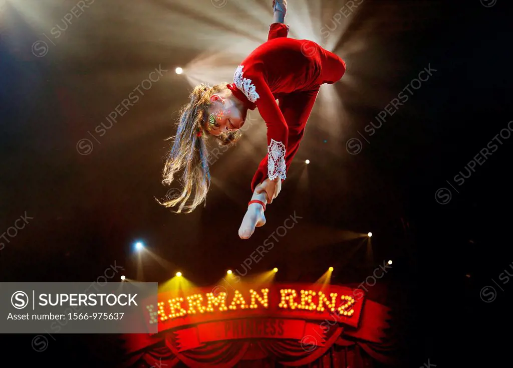 CIRCUS RENZis the biggest circus in Holland The founder Herman Renz and his wife were killed in their caravan as a result of a carbonmonoxide poisenin...