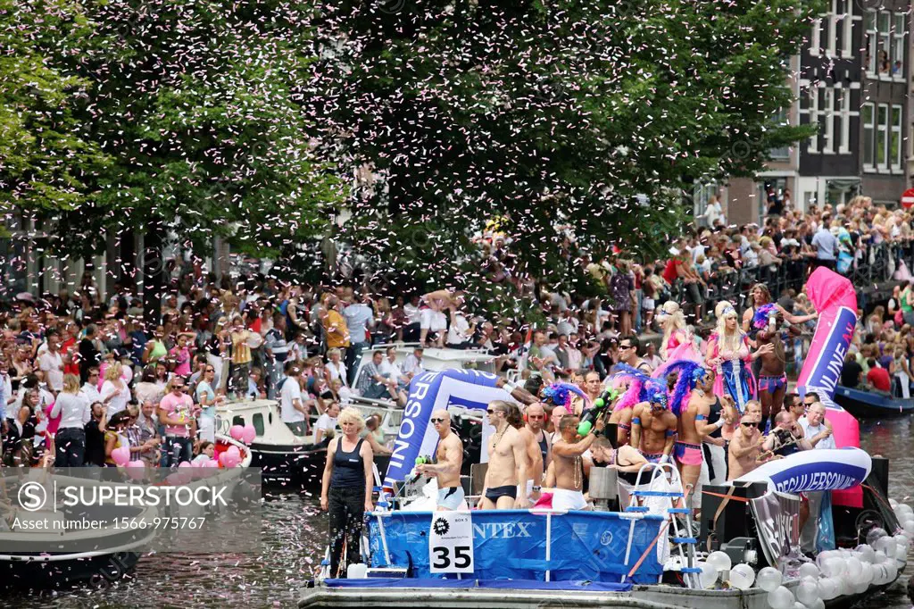 gay canal pride 20087 in Amsterdam