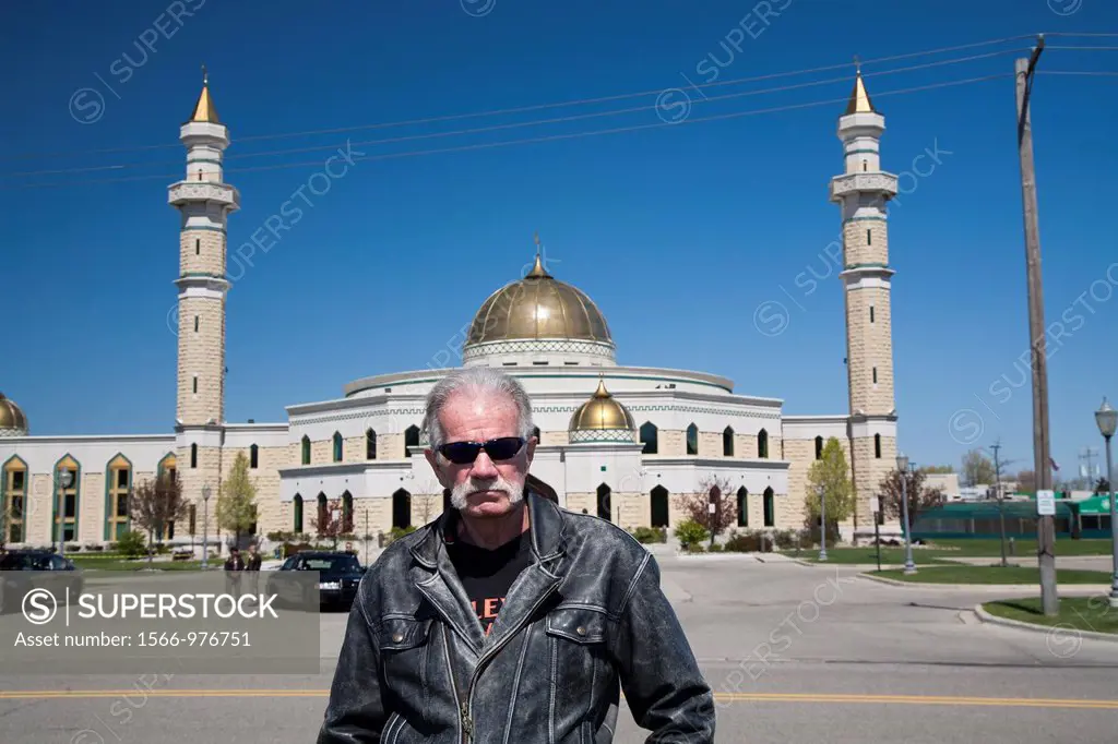 Dearborn, Michigan - Florida pastor Terry Jones holds a rally against Islam in front of the Islamic Center of America