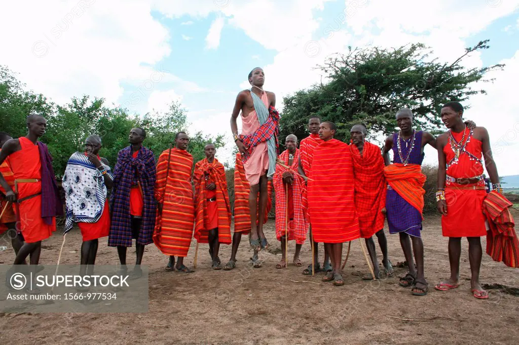 Ngoiroro is a village of 200 inhabitants, all belonging to the Massai Tribe  The village lays right in the rift valley, south of Nairobi against the t...
